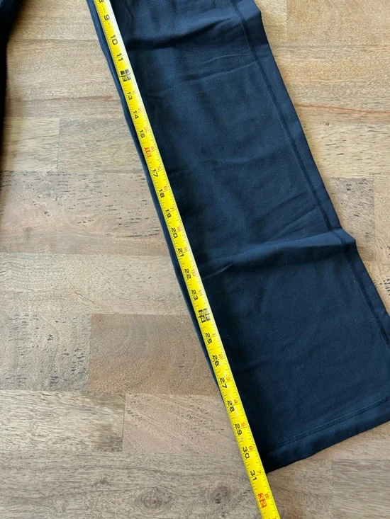 lululemon O-G Flare Leggings Size 6 - Picture 5 of 7